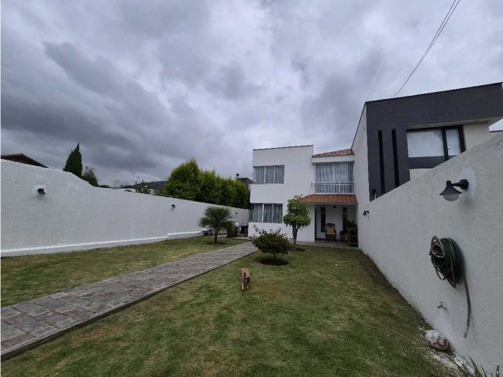 VENTA CASA 2 NIVELES, TERRENO, DORMITORIO EN PB, LUMBISÍ - CUMBAYÁ — foto 2