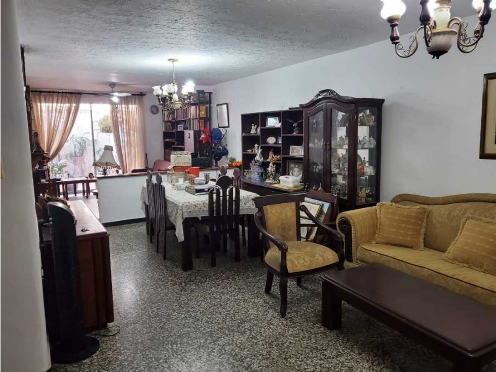 VENTA CASA 2 PISOS PAMPALINDA W 10425111IC - 3