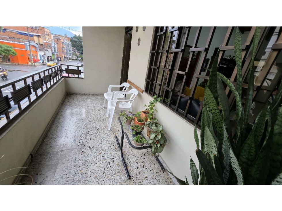 VENTA CASA BELEN GRANADA COLEGIO SAN JUAN BOSCO PARA VIVIR O INVERSÍON