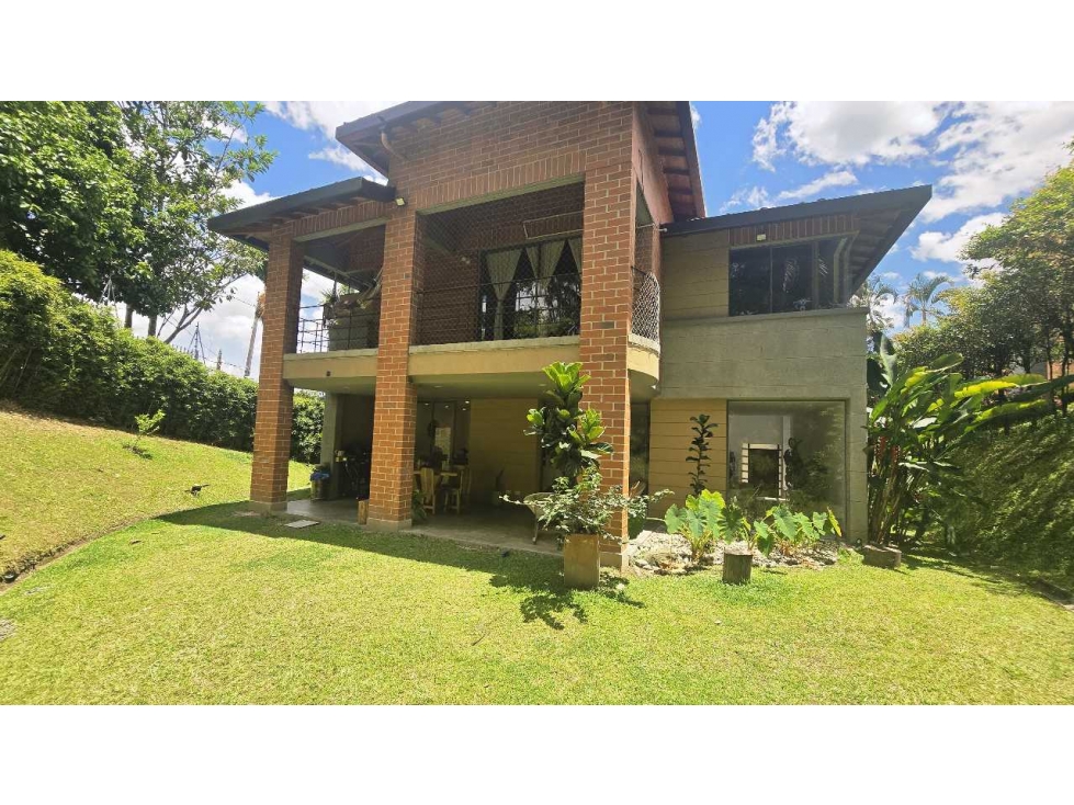 VENTA CASA 330 m2 ENVIGADO TRV INTERMEDIA UNIDAD COMPLETA