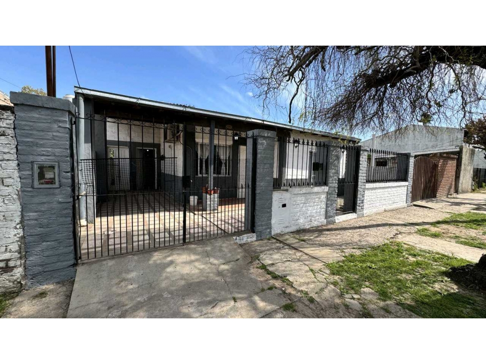 Venta casa 3 AMB paso del rey FINANCIAMOS