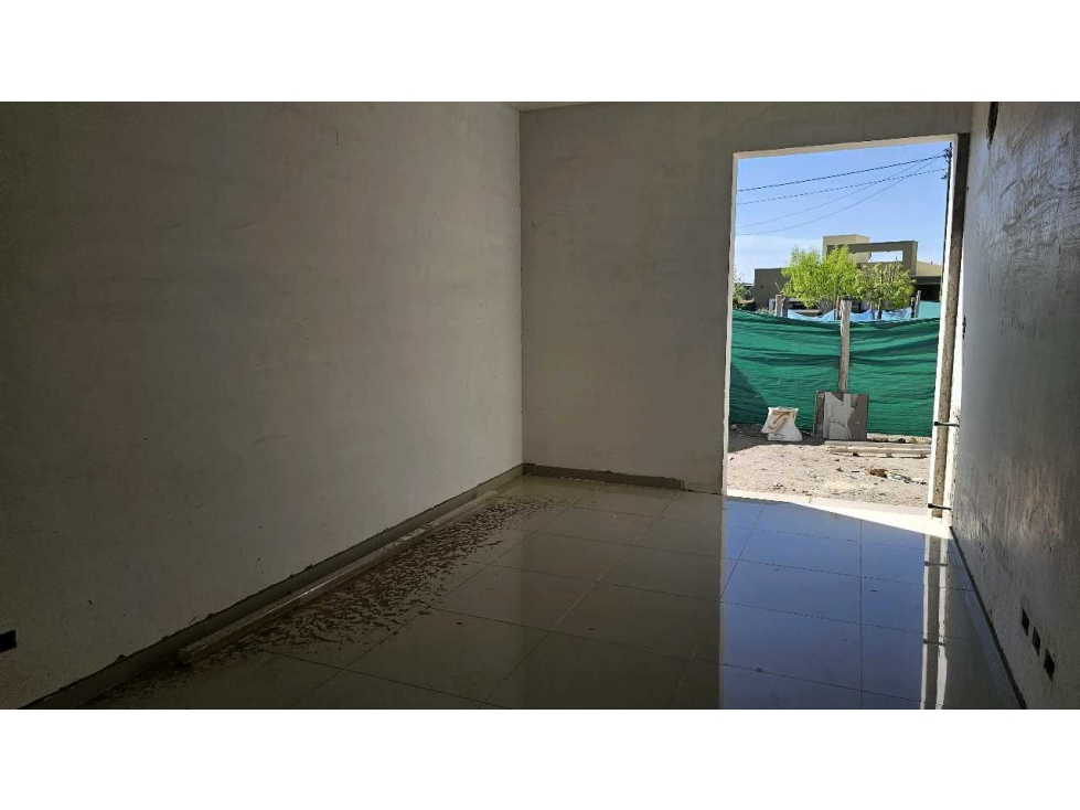 VENTA · CASA ·3 DORMITORIO · GARDENS · BARRIO PRIVADO LUJAN - 1