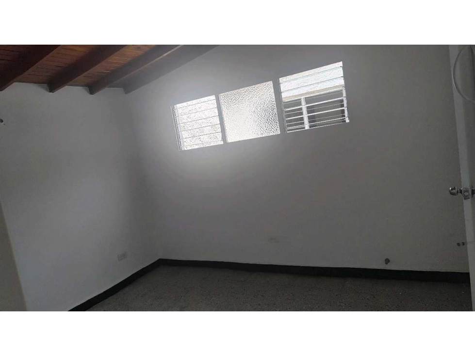 VENTA CASA 3ER PISO Y ÚLTIMO. BELÉN SAN BERNARDO. (BJ). MEDELLÍN — foto 6