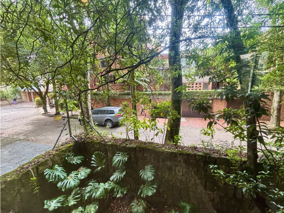 VENTA CASA 412m2 RESIDENCIAL - COMERCIAL BARRIO BOSQUE IZQUIERDO — foto 3
