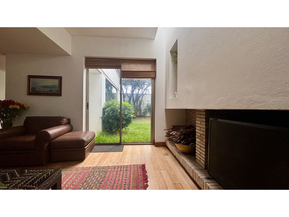 Venta Casa 492m2 Moderna remodelada Santa Bárbara — foto 2