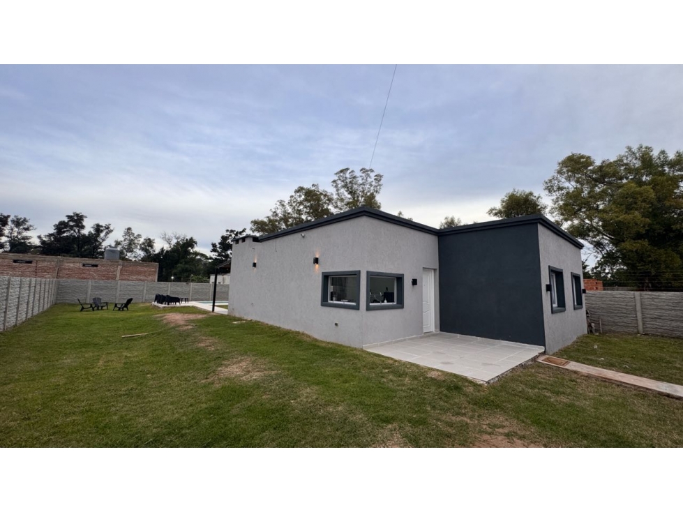 Venta casa minimalista + pileta- Francisco Álvarez - 2