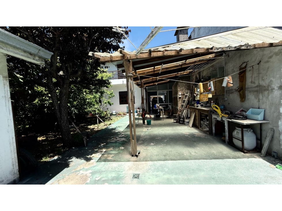 VENTA CASA 4 DORMITORIOS Y DEPARTAMENTO LOTE 333m2 ZACAGNINI — foto 4