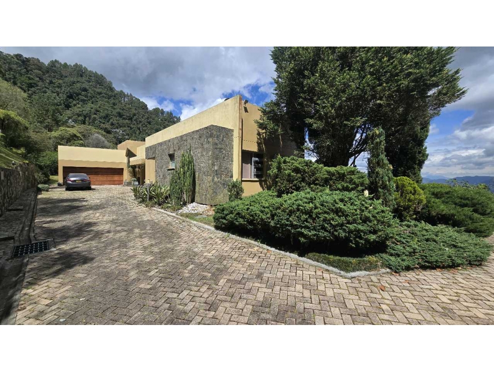 VENTA CASA 540 m2 CON ESPECTACULAR VISTA A MEDELLIN, VIA LAS PALMAS