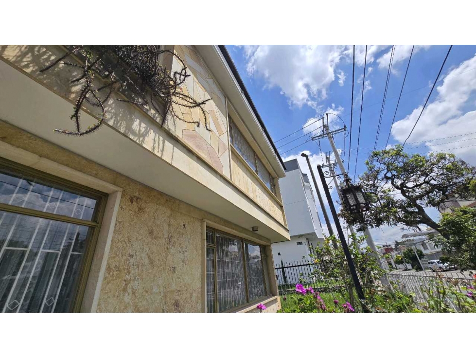 VENTA Casa 565m2 Esquinera Sector Normandía Occidental