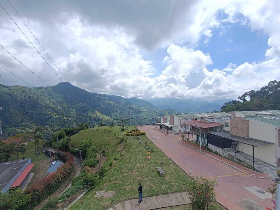 Venta Casa 5 alcobas Altos De Java Bajo Tablazo Manizales