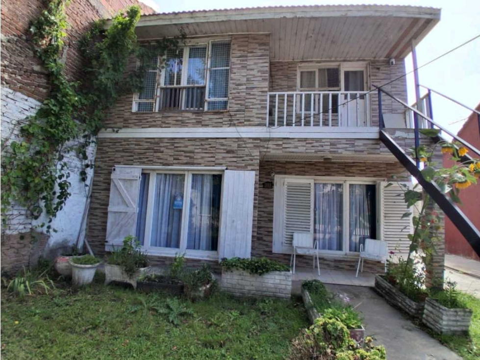 VENTA CASA 5 AMB - B° FLORENCIO SANCHEZ - 2