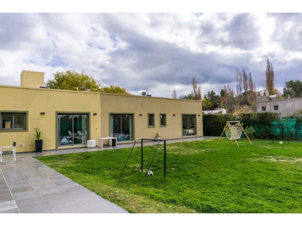 VENTA · CASA FAMILIAR ·5 DORMITORIO · A. BROWN VISTALBA · LUJAN - 4