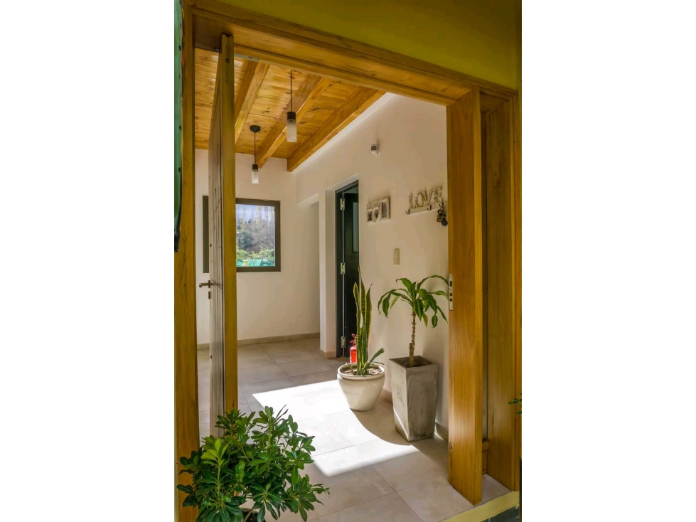VENTA · CASA FAMILIAR ·5 DORMITORIO · A. BROWN VISTALBA · LUJAN - 2