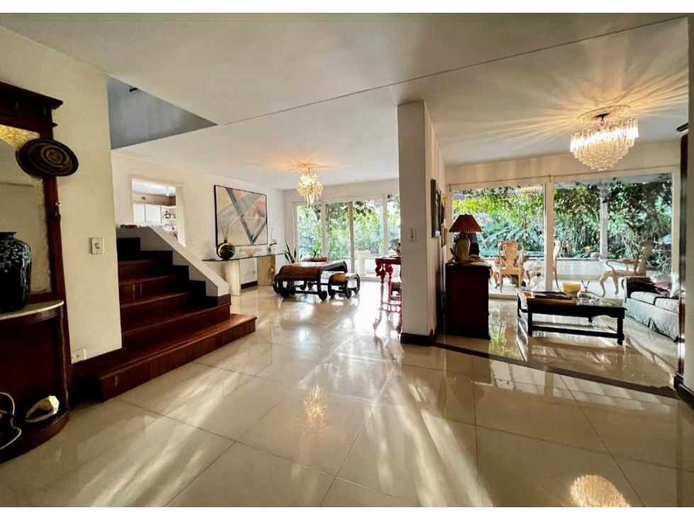 VENTA CASA ALTA MIXTURA CERCA A METRO AGUACATALA, EAFIT, AV. LAS VEGAS