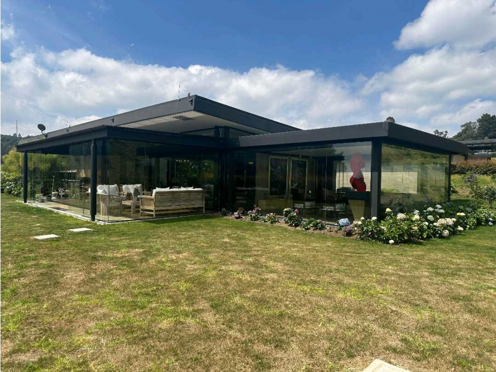 Venta y Renta amoblada casa Alto de Palmas unidad cerrada