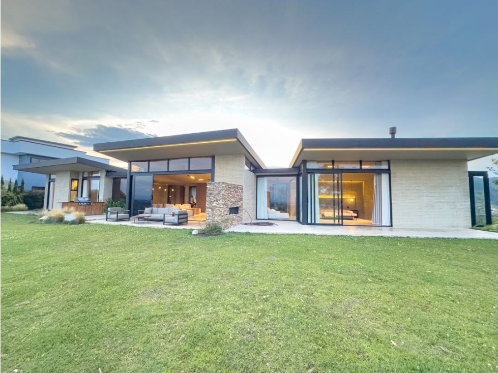 VENTA casa amoblada a 15 min del Aeropuerto/ GUARNE