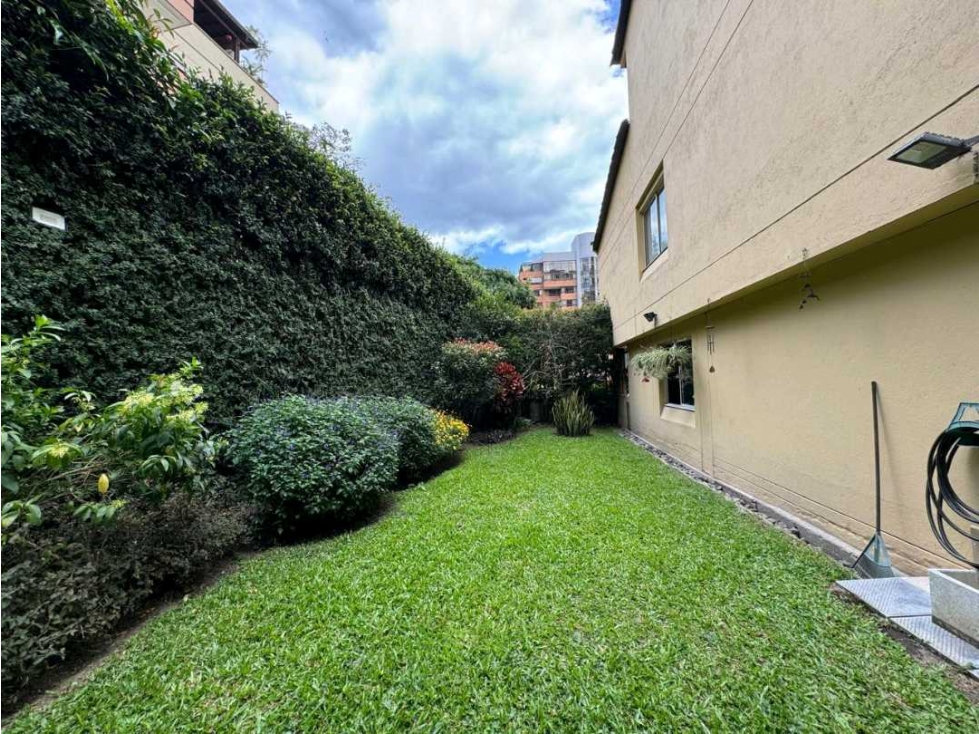 VENTA CASA BARRIO POBLADO GRAN FORMATO 470 MT2 CON JARDIN Y MODERNA — foto 5