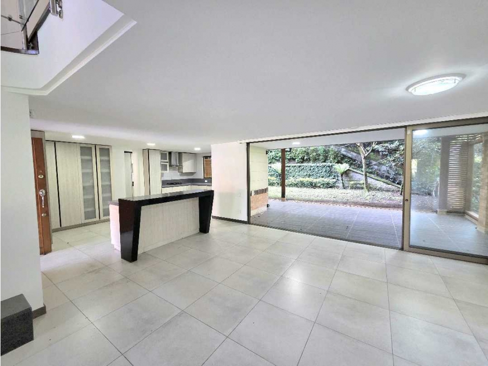 Venta Casa Benedictinos 274m2 mas Jardín