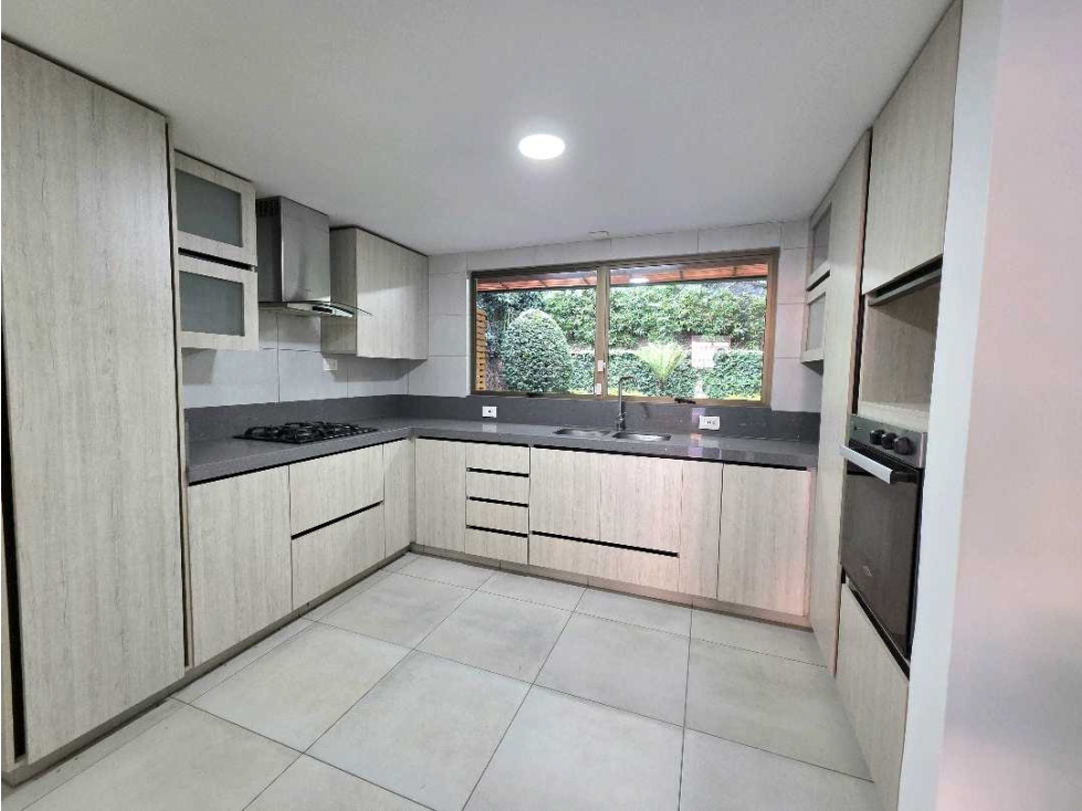 Venta Casa Benedictinos 274m2 mas Jardín — foto 6