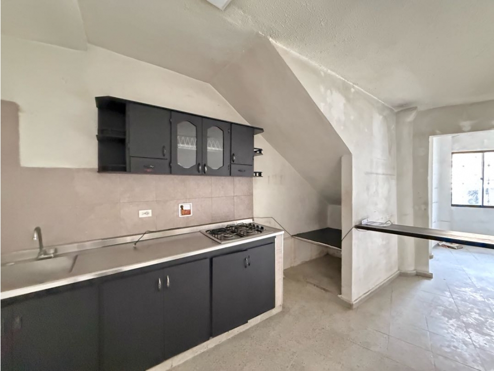 VENTA CASA BIFAMILIAR ESQUINERA 1 CUADRA DEL PARQUE PRINCIPAL DE BELLO — foto 2