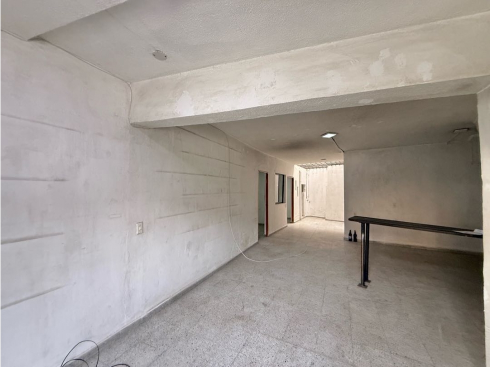 VENTA CASA BIFAMILIAR ESQUINERA 1 CUADRA DEL PARQUE PRINCIPAL DE BELLO — foto 4