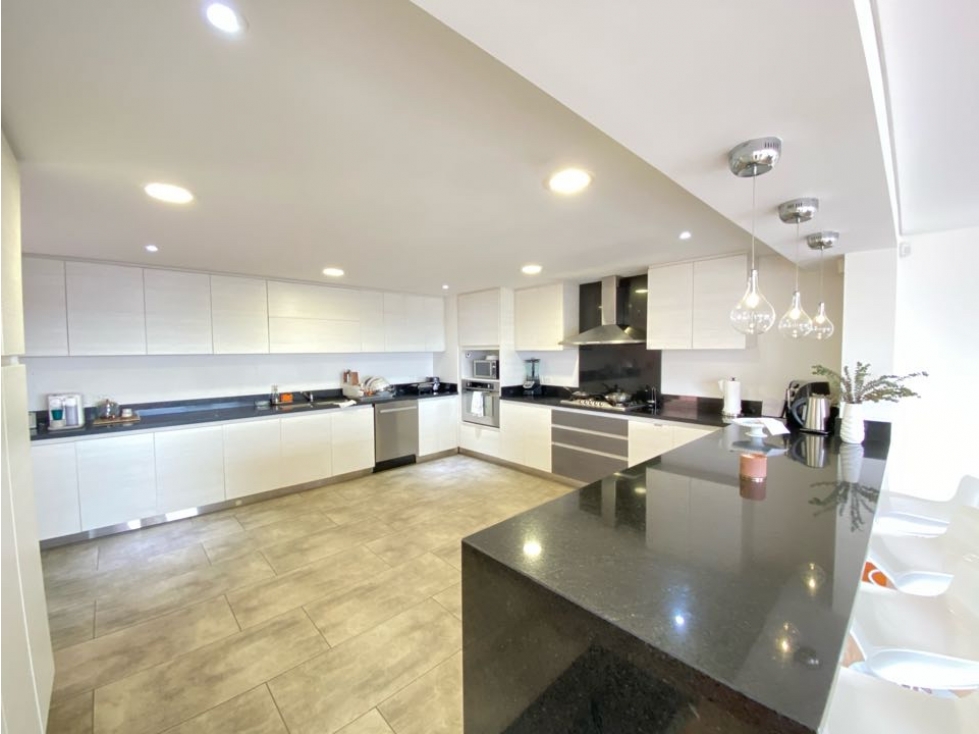 VENTA CASA BOSQUE MEDINA 400m2 4h 5b 4p CBS 3.800 Millones — foto 6