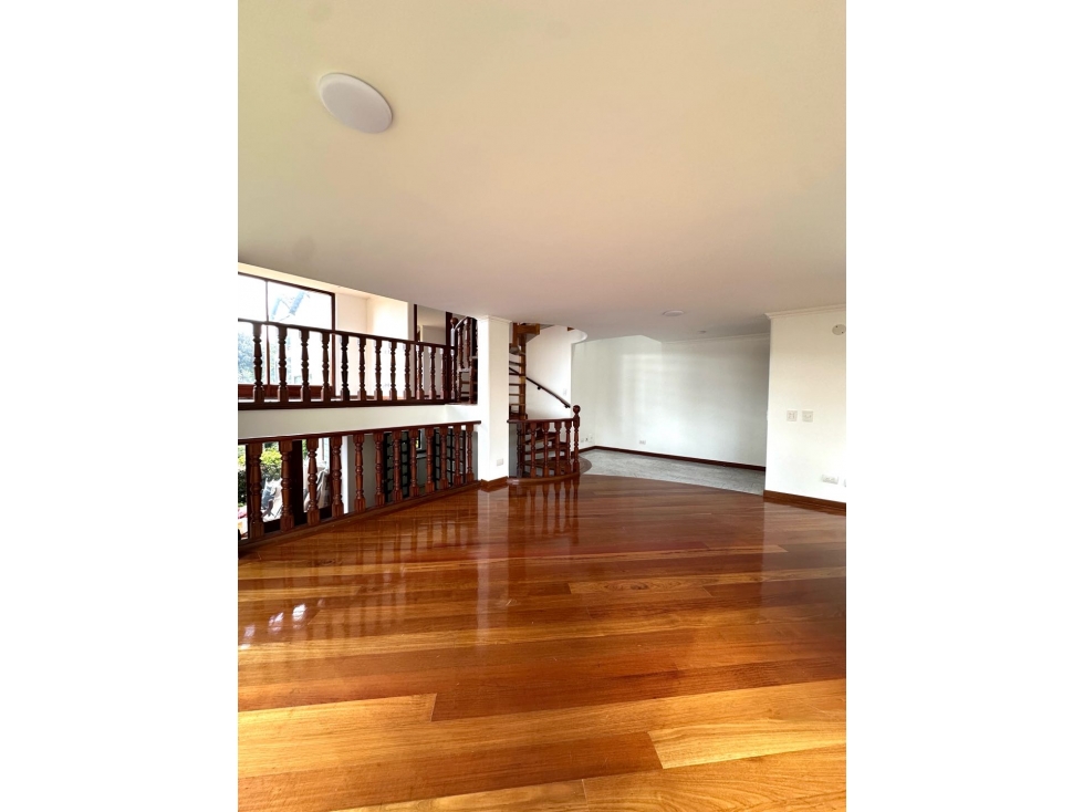 Venta casa calleja 200mts 4 habs Bogotá colombia — foto 3