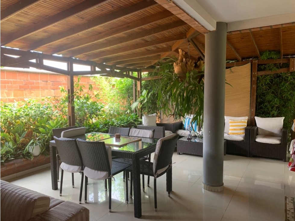VENTA CASA CIUDAD JARDÍN 1.200 - 1