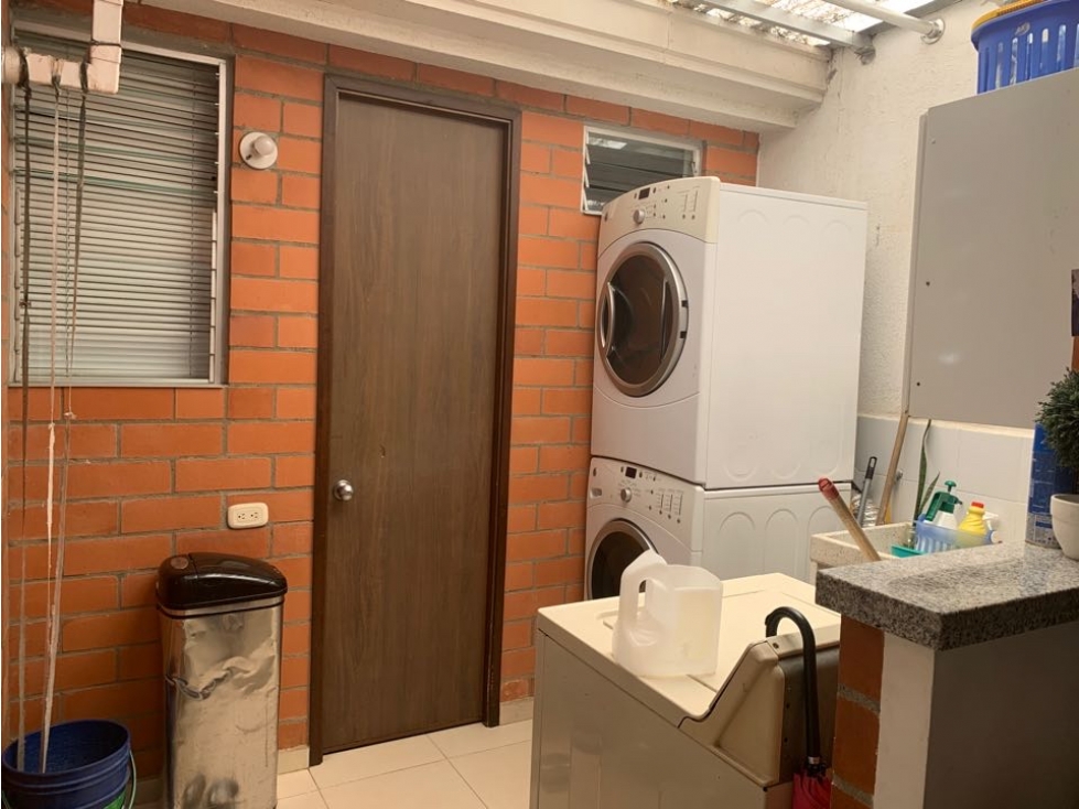 VENTA CASA CIUDAD JARDÍN 1.200 - 2