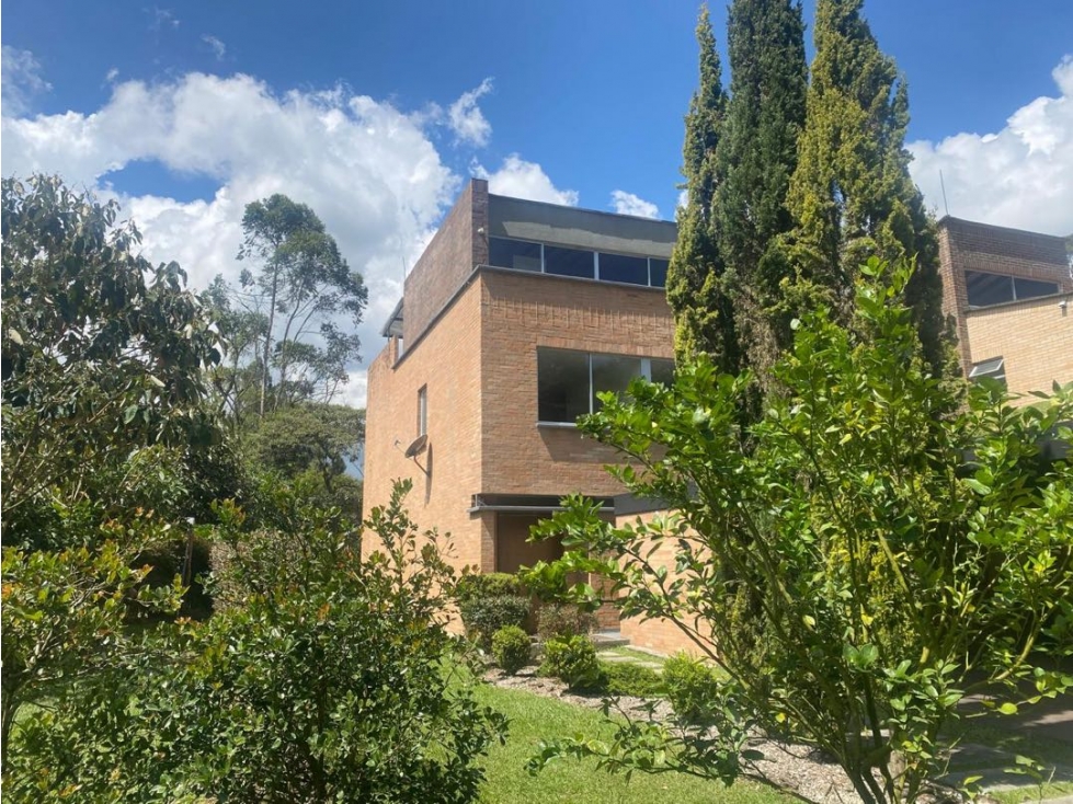 Venta casa campestre con lago en Llanogrande unidad cerrada — foto 2