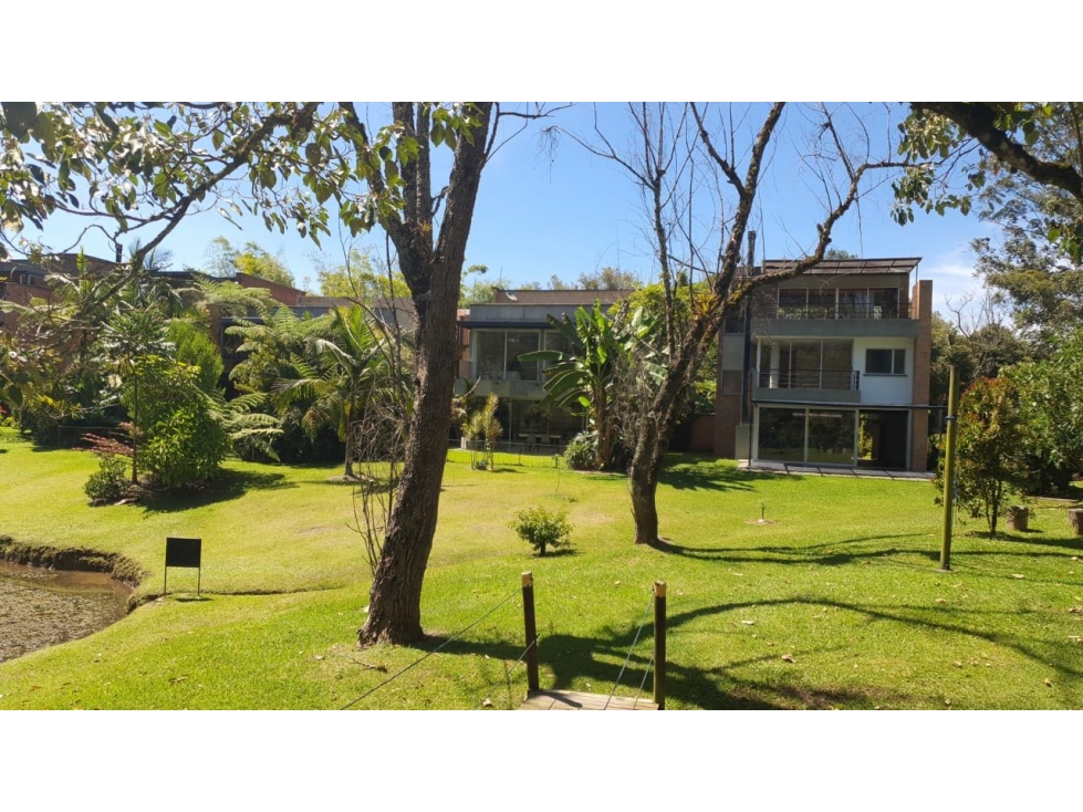Venta casa campestre con lago en Llanogrande unidad cerrada — foto 3