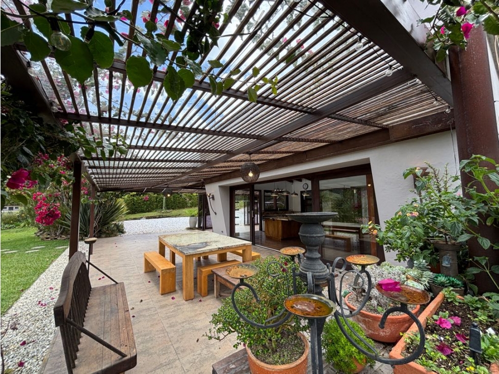 Venta casa campestre con pesebreras y vista en Tablacito, Rionegro — foto 2