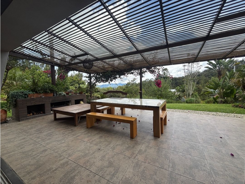 Venta casa campestre con pesebreras y vista en Tablacito, Rionegro — foto 3