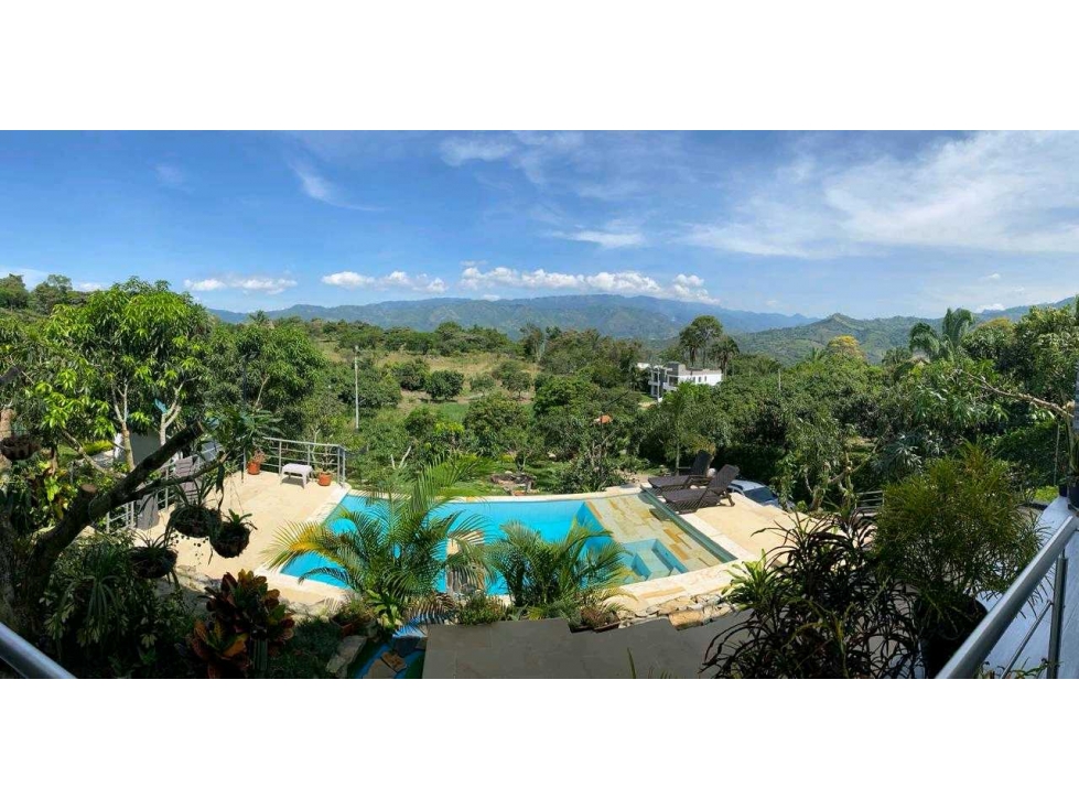 Venta Casa Campestre con piscina propia en La Mesa Cundi - 1