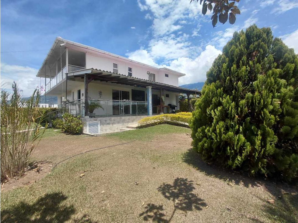 VENTA CASA CAMPESTRE LUXURY LAGO CALIMA DARIEN LL10305140 - 1