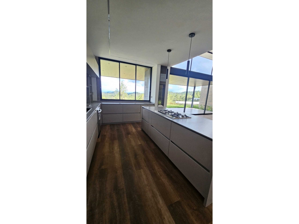 VENTA CASA CAMPESTRE DE LUJO PARA ESTRENAR EN LA LOMA DEL ESCOBERO — foto 2