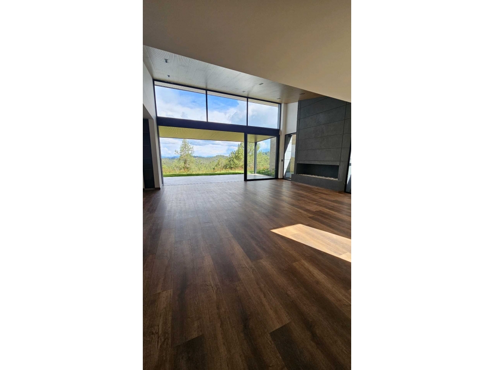 VENTA CASA CAMPESTRE DE LUJO PARA ESTRENAR EN LA LOMA DEL ESCOBERO — foto 3