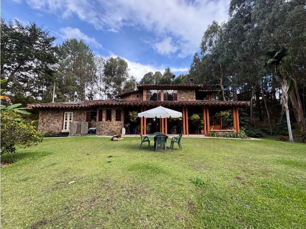 Venta casa campestre en Cabeceras con bosque y agua propia — foto 2