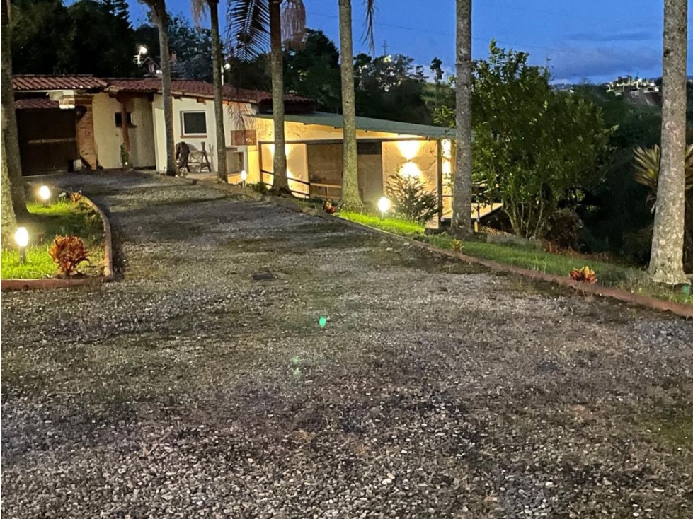 Venta casa campestre en Cuchillas de San José con lote de 5.000 m²