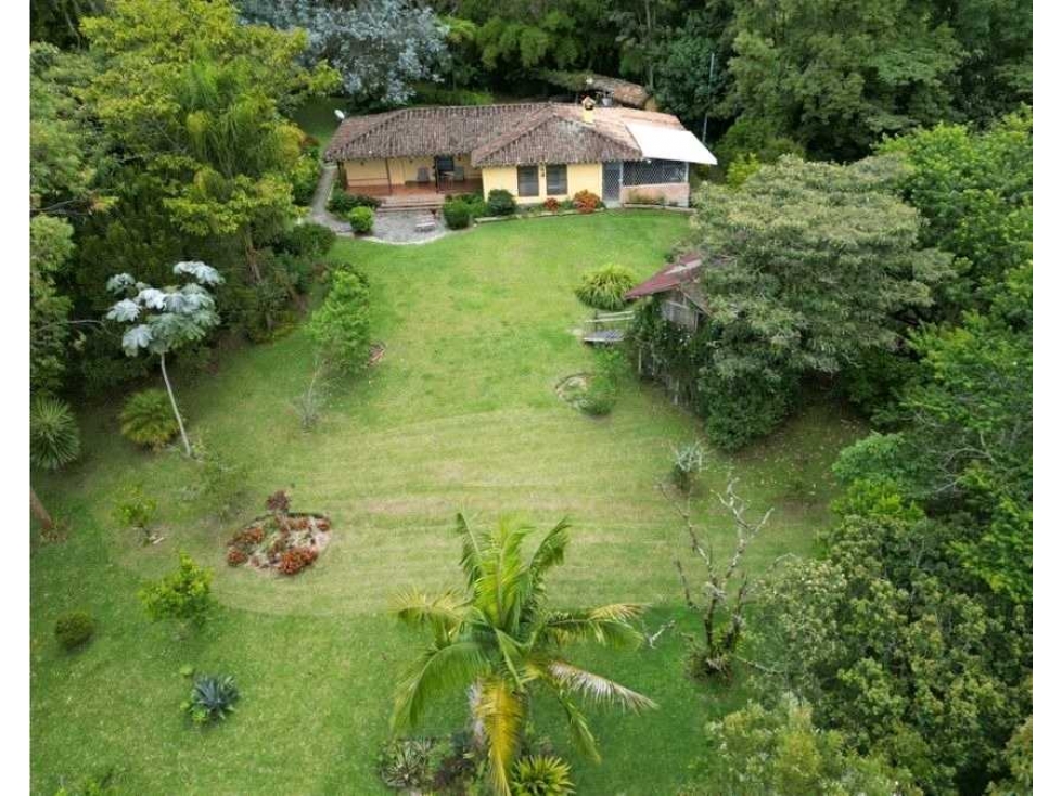 Venta casa campestre en El Carmen con lote amplio