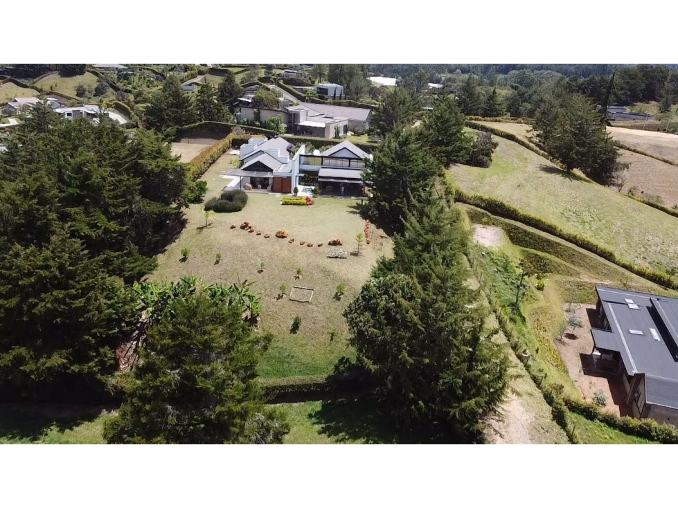 Venta casa campestre en El Carmen de Viboral con jacuzzi y unidad cerr — foto 4