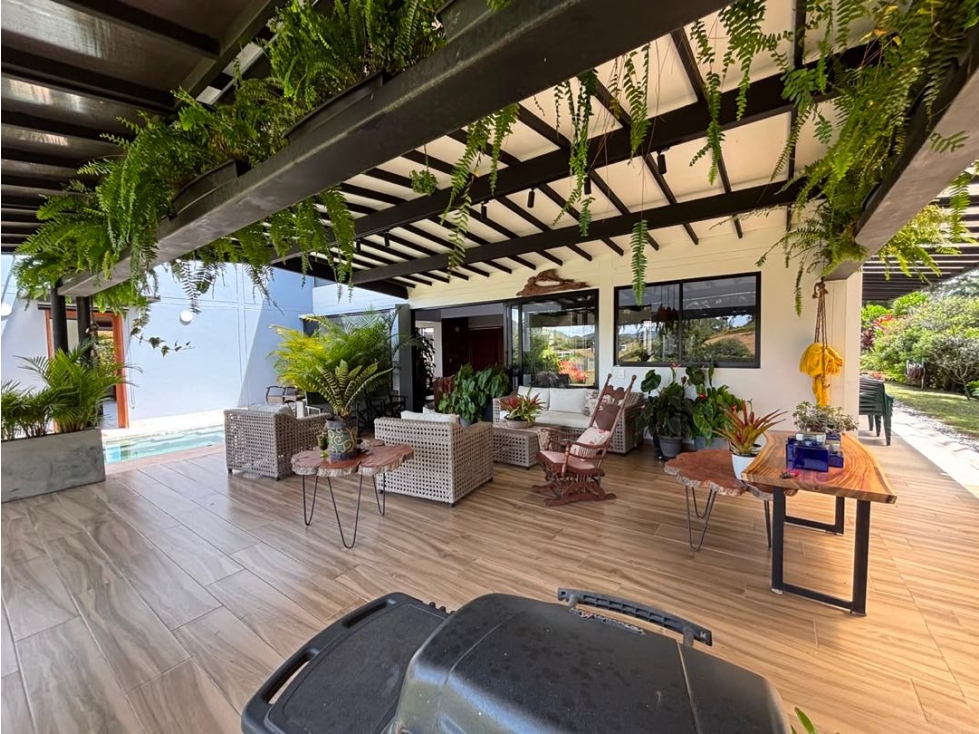 Venta casa campestre en El Carmen de Viboral con jacuzzi y unidad cerr — foto 6