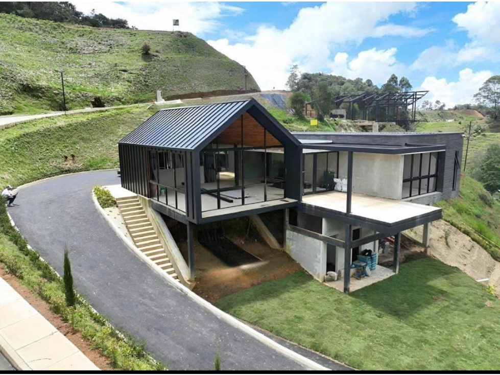 Venta CASA CAMPESTRE en EL RETIRO via pantanillo