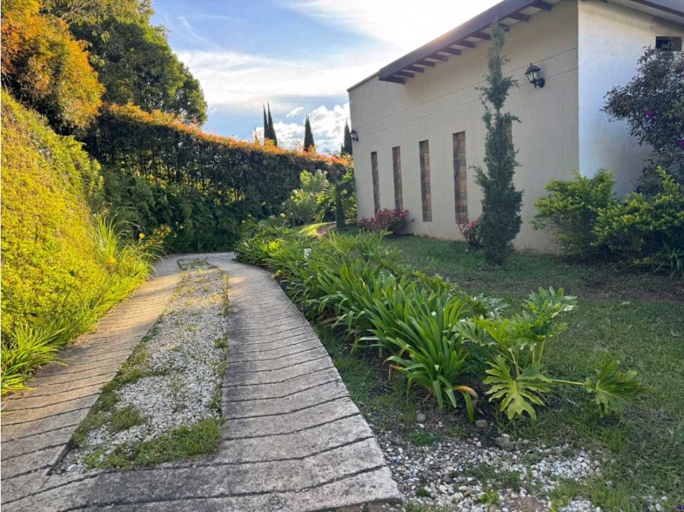 VENTA CASA CAMPESTRE EN LA CEJA ORIENTE ANTIOQUEÑO LOTE DE 2.580 MTS — foto 3