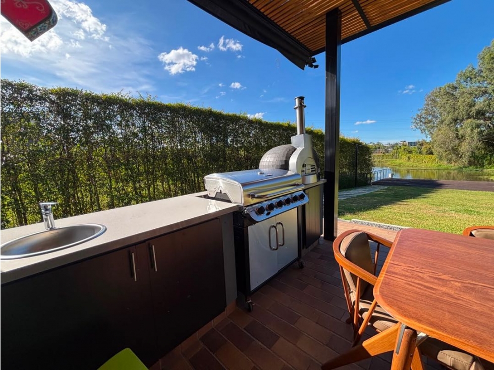 Venta casa campestre en Llanogrande con acceso al lago De 1 nivel — foto 6