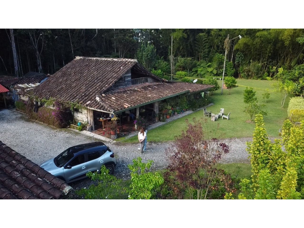 Venta lote en Llanogrande plano con casa en madera y bosque nativo — foto 4