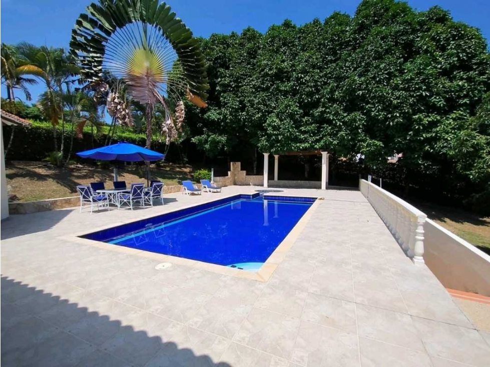 Venta Casa Campestre en Mejor Condominio de La Mesa - 1
