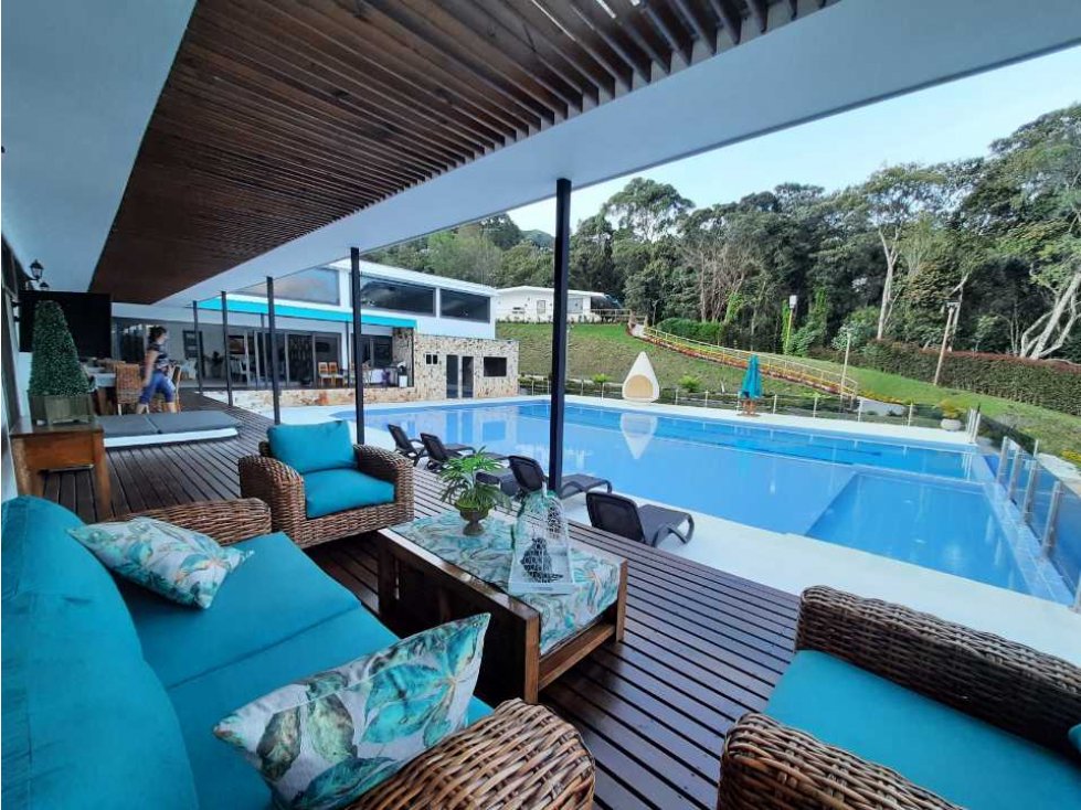 Venta Casa Campestre en Parcelación cerrada, La Fe, El Retiro, Antioqu