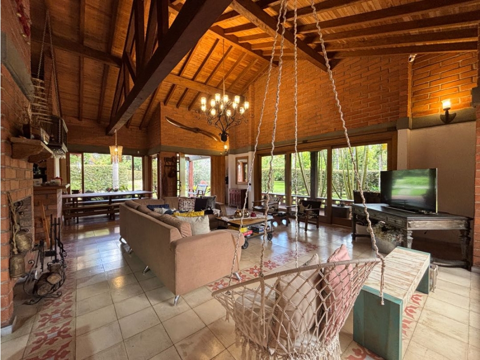 Venta casa campestre en Rionegro con 2 casas en lote plano — foto 5
