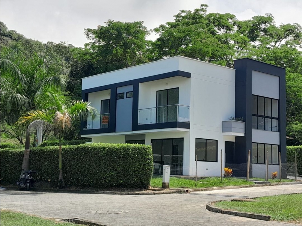Venta/permuta CASA CAMPESTRE en SOPETRAN / 2 niveles